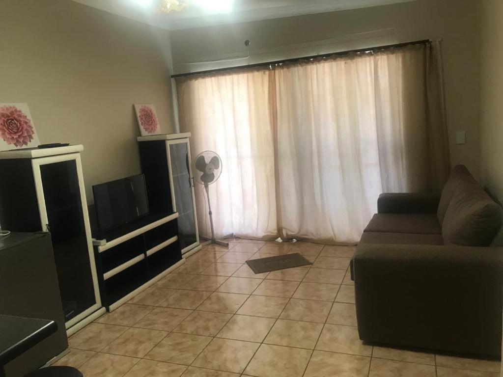 Urbanlife Keetmanshoop Accommodation Bagian luar foto