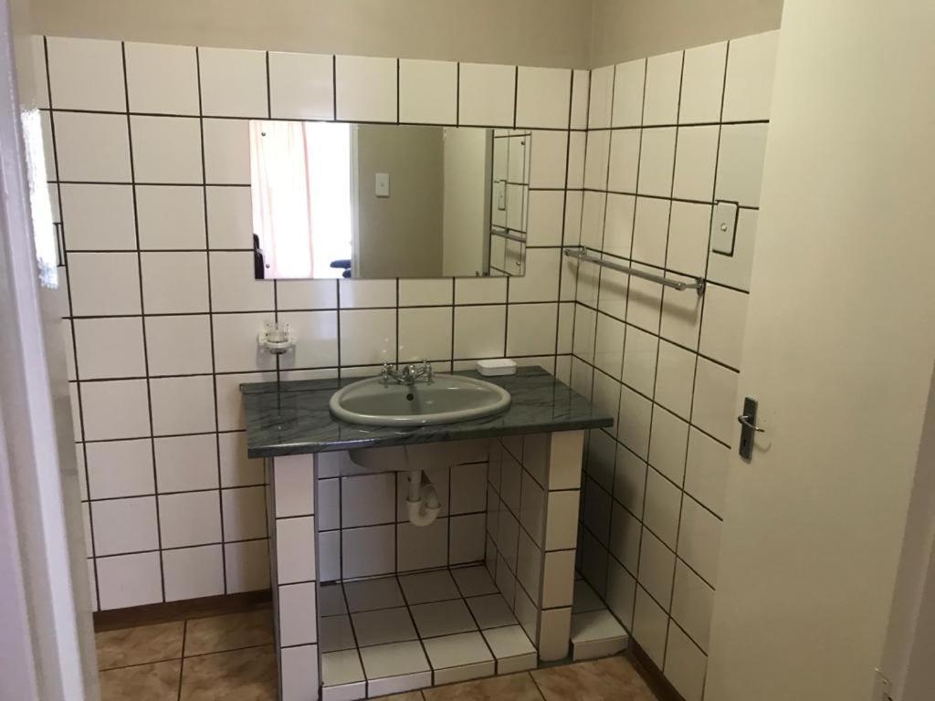 Urbanlife Keetmanshoop Accommodation Bagian luar foto