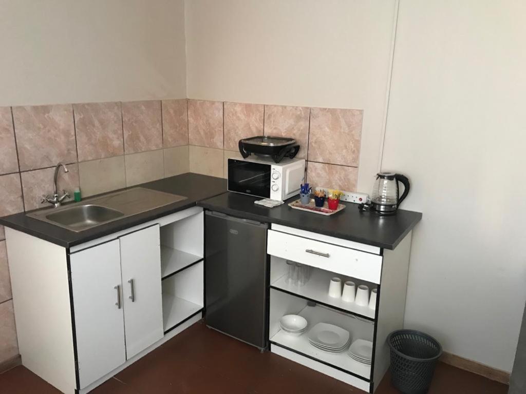Urbanlife Keetmanshoop Accommodation Bagian luar foto