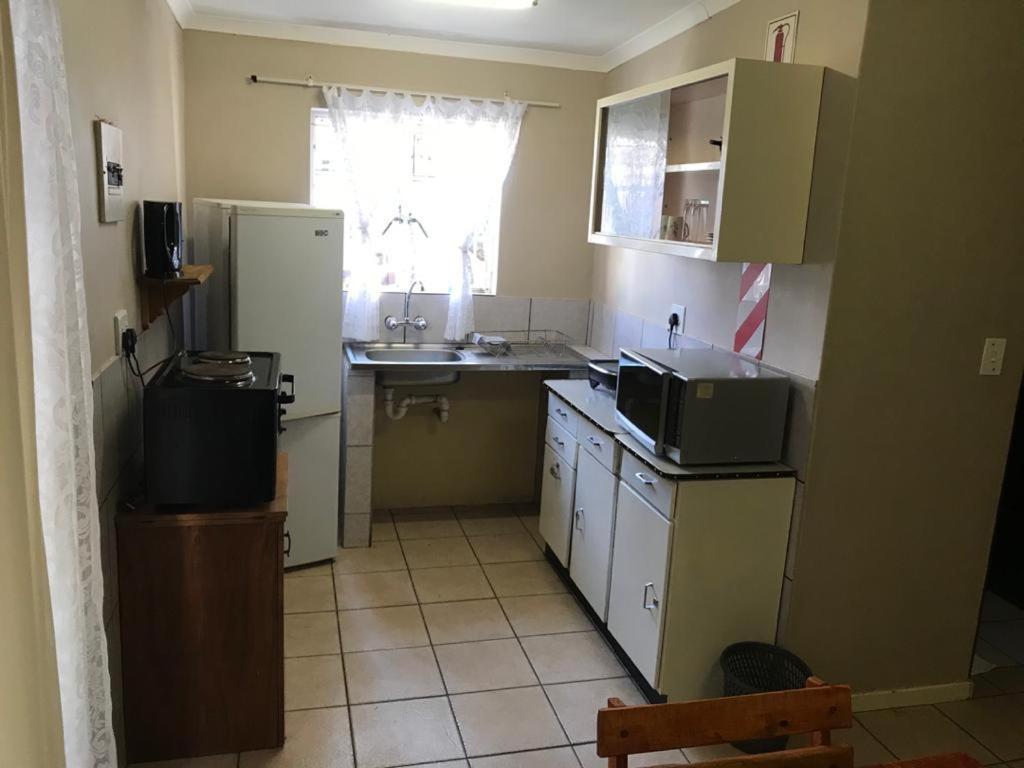 Urbanlife Keetmanshoop Accommodation Bagian luar foto