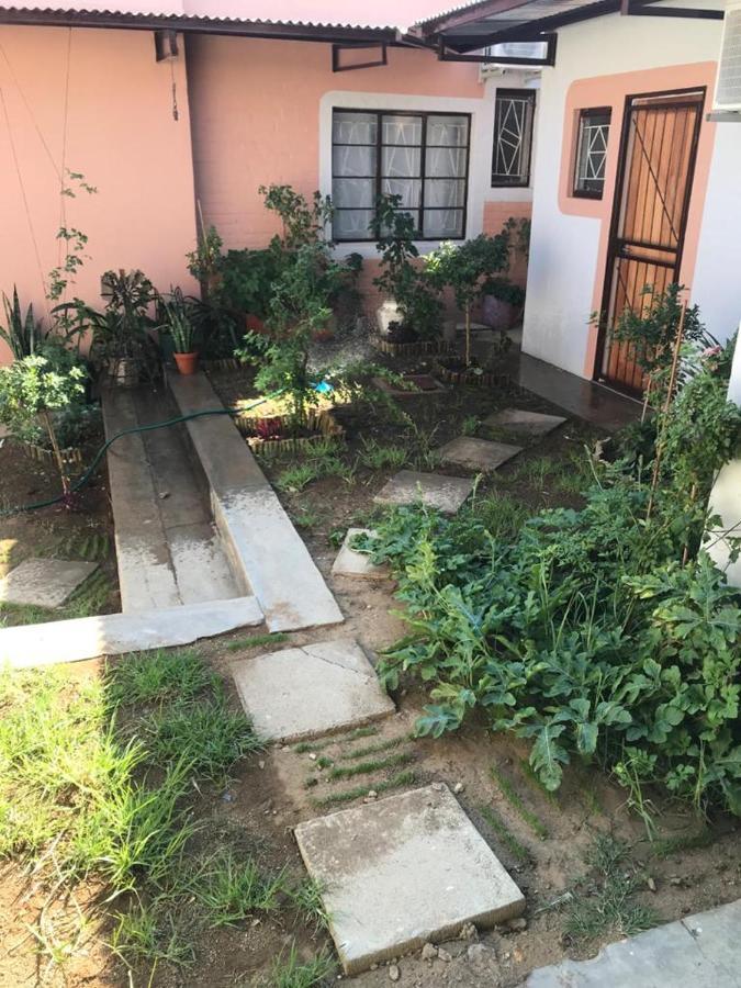 Urbanlife Keetmanshoop Accommodation Bagian luar foto