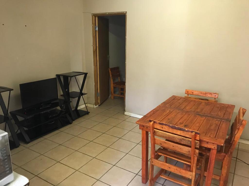 Urbanlife Keetmanshoop Accommodation Bagian luar foto